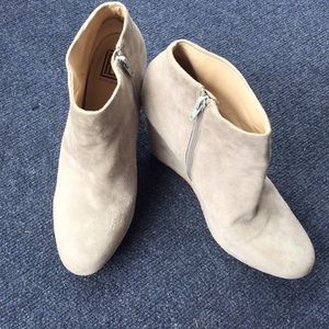 Boots 👢 shoes 🌸Size 10🌸